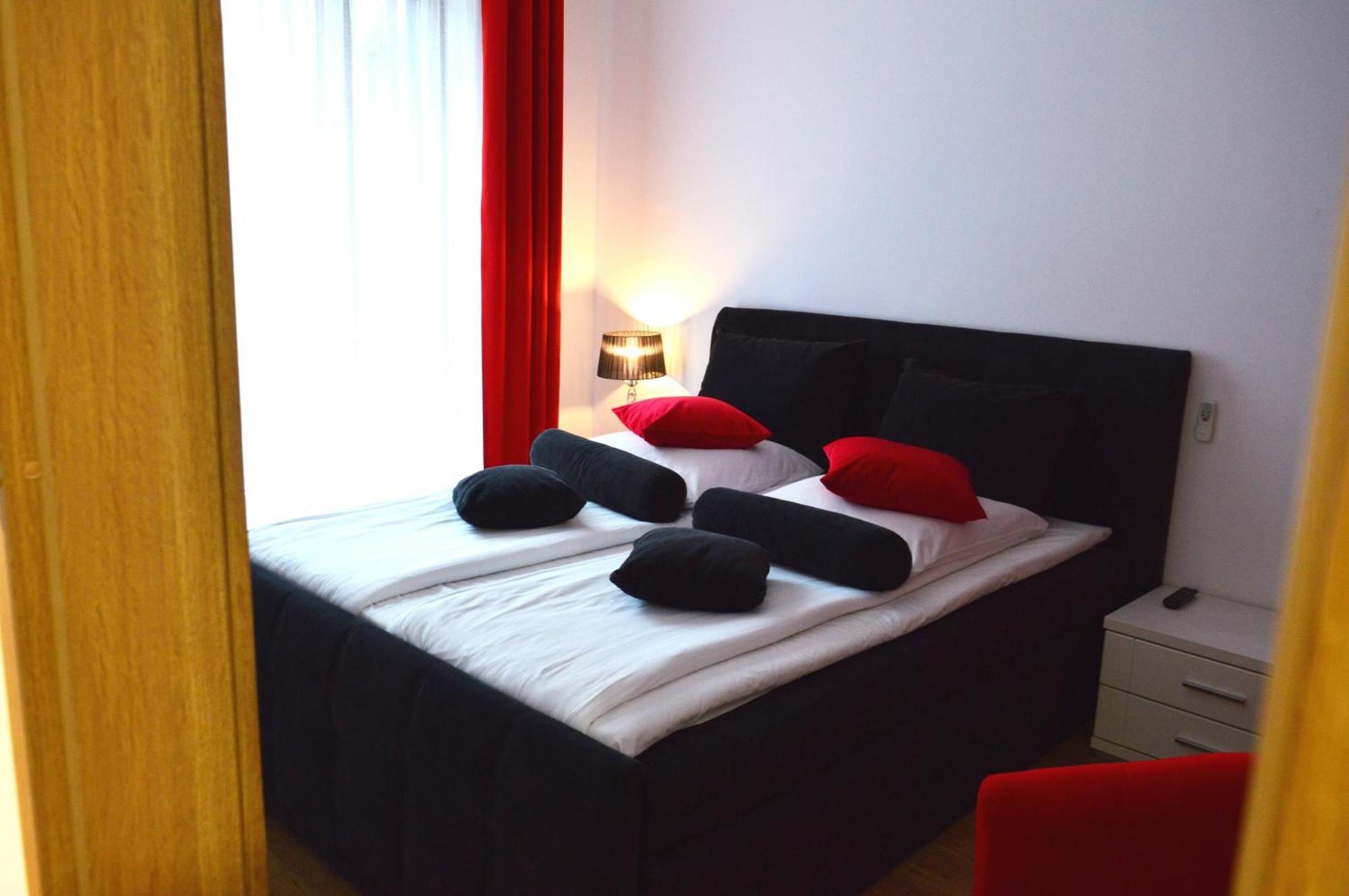 Katania Moxy Te&Am Cracow Apartman Krakkó Kültér fotó